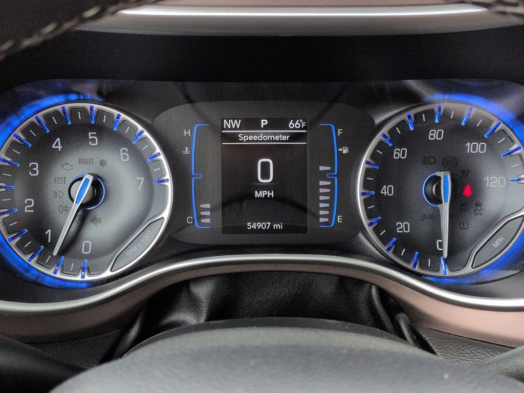 Used 2023 Chrysler Voyager LX image 22