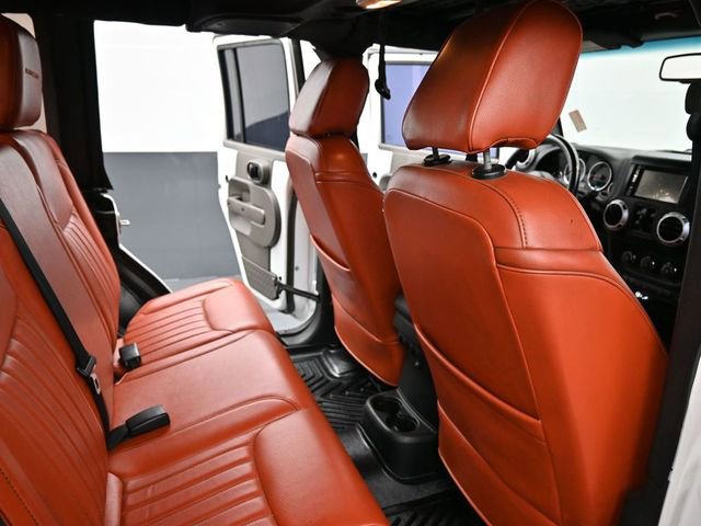 Used 2015 Jeep Wrangler Unlimited Rubicon image 22