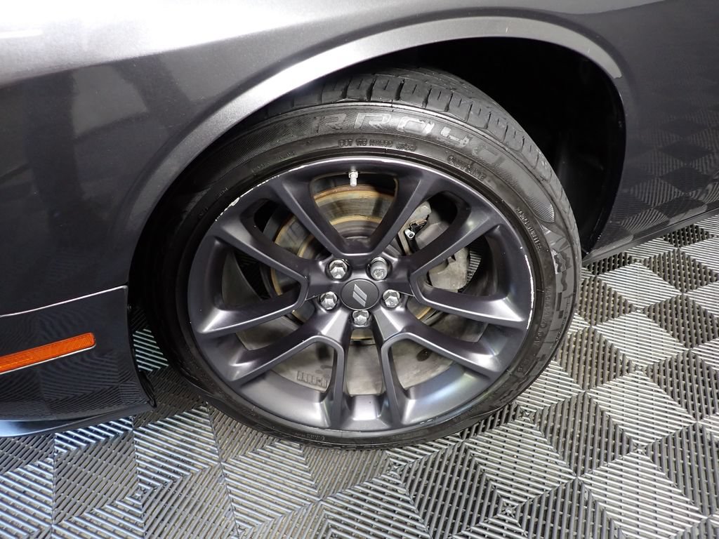 Used 2019 Dodge Challenger SXT RWD image 33