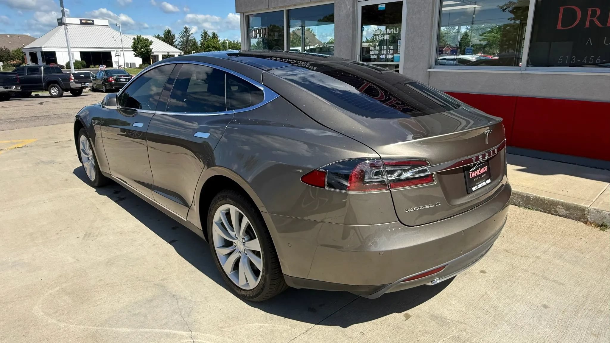 Used 2015 Tesla Model S 85D AWD/4WD image 4