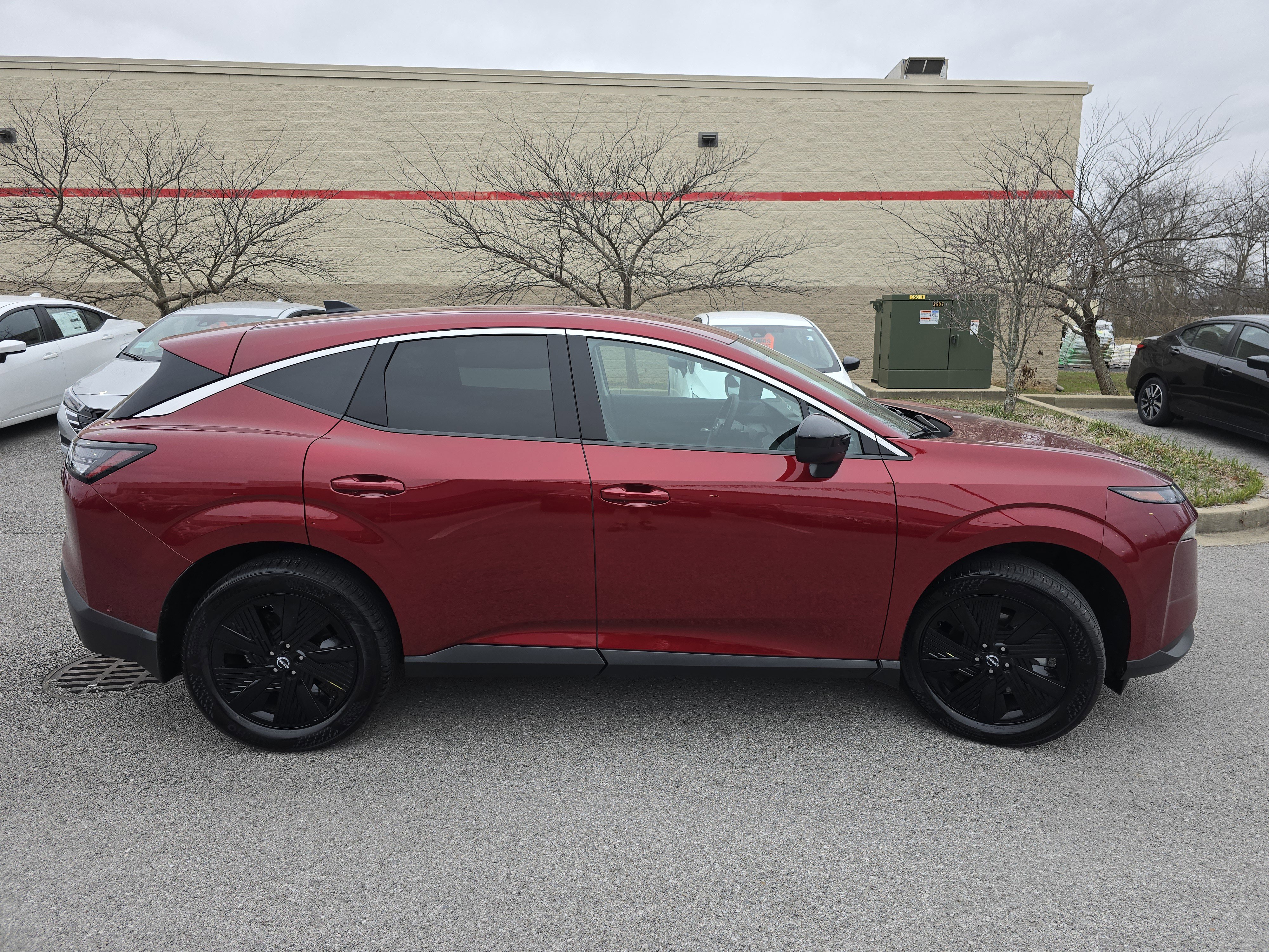 Used 2025 Nissan Murano SV image 17