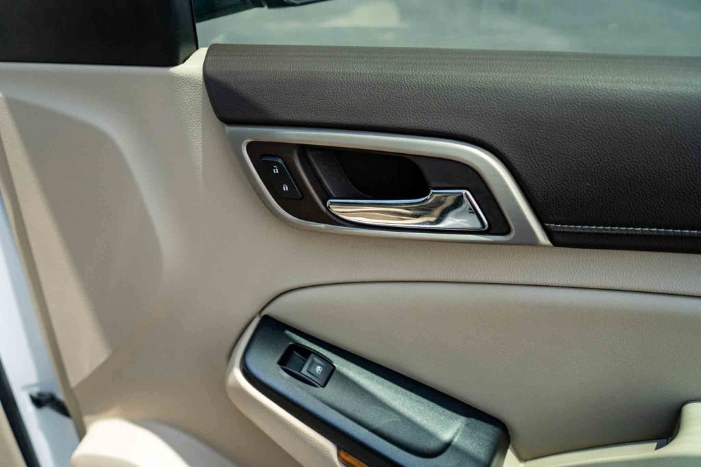 Certified 2019 GMC Yukon Denali w/ Open Road Package AWD/4WD image 30