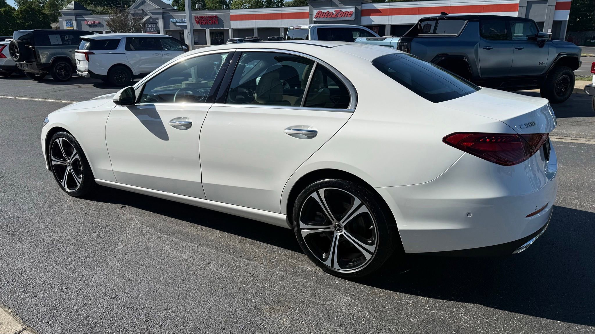 Used 2025 Mercedes-Benz C 300 Sedan image 8