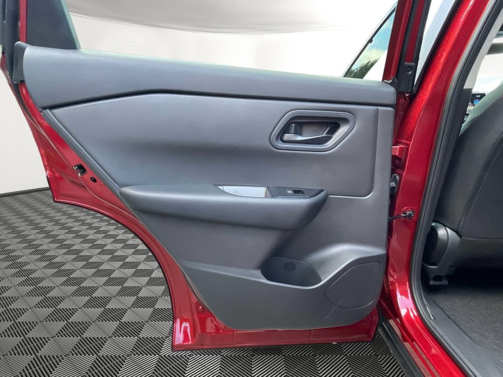 Used 2026 Nissan Rogue S FWD image 13