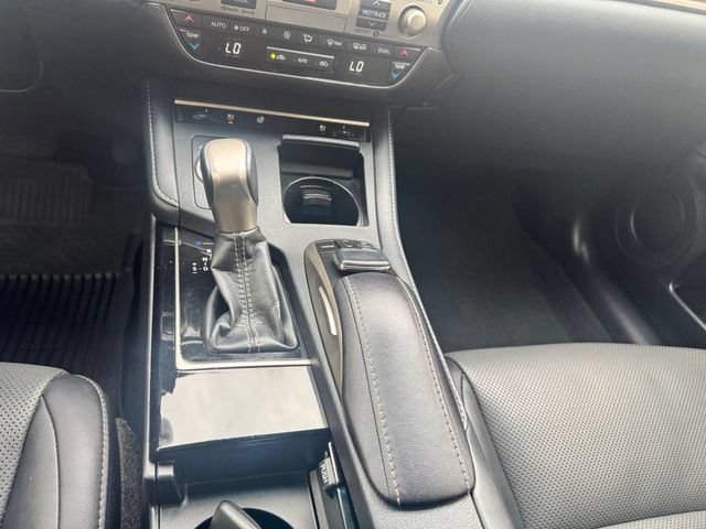 Used 2018 Lexus ES 350 w/ Navigation System Package FWD image 11
