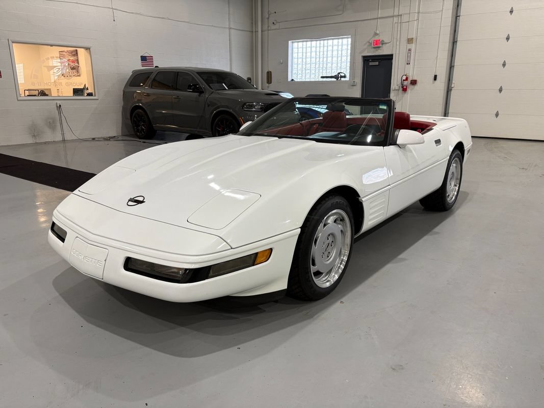 Used 1991 Chevrolet Corvette Convertible RWD image 10