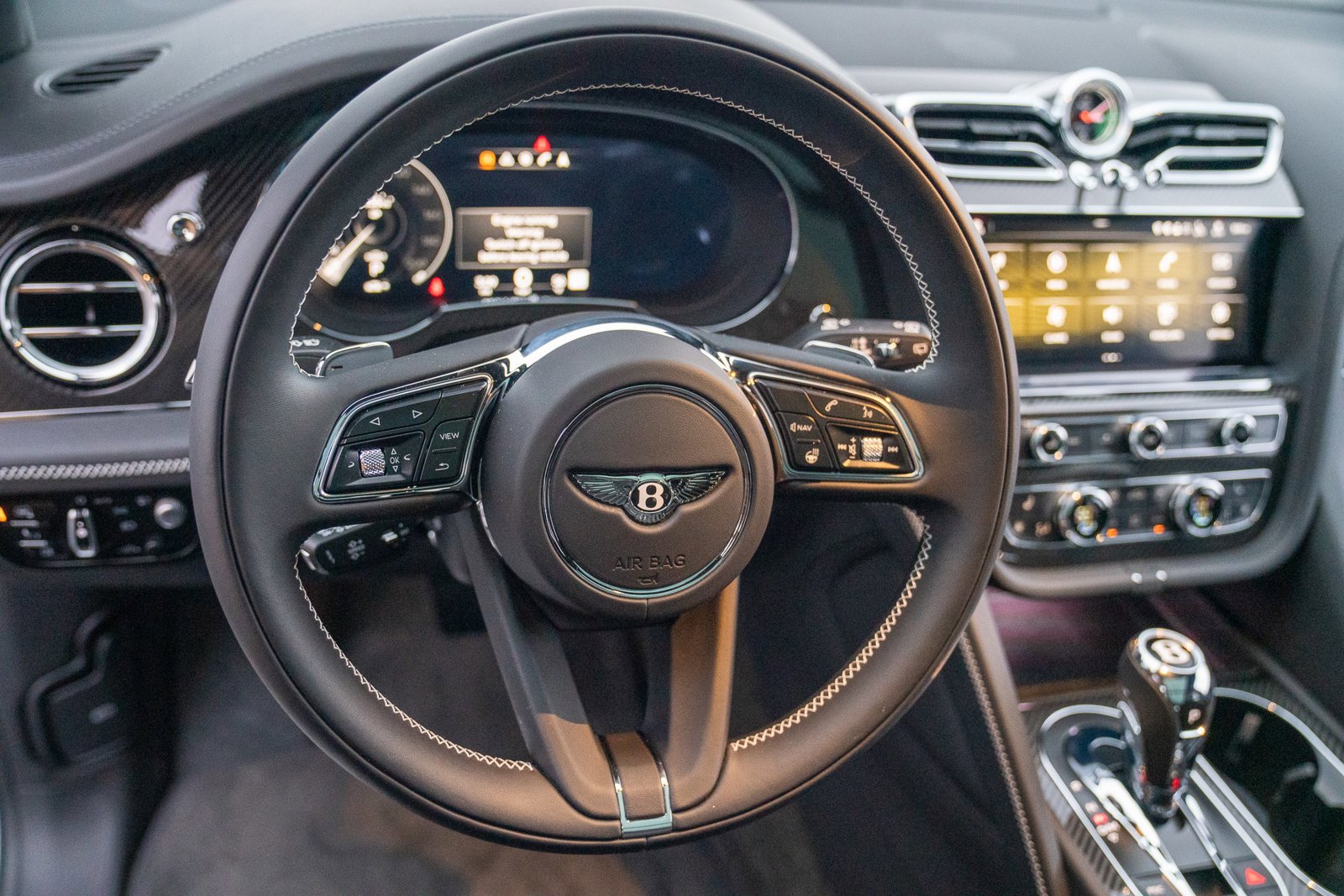 Used 2022 Bentley Bentayga image 14