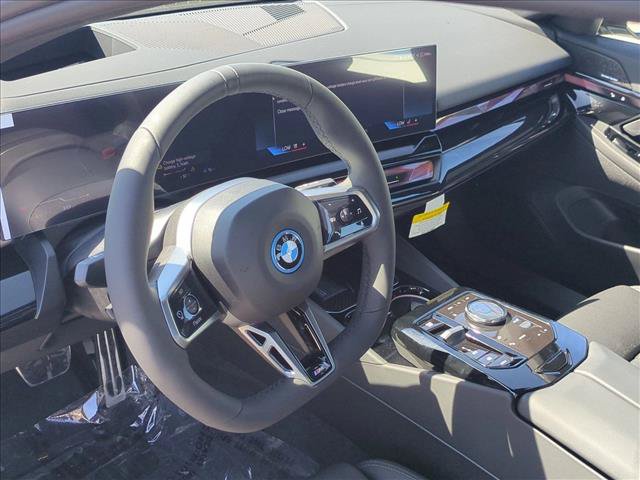 New 2027 BMW i5 eDrive40 w/ M Sport Package RWD image 3