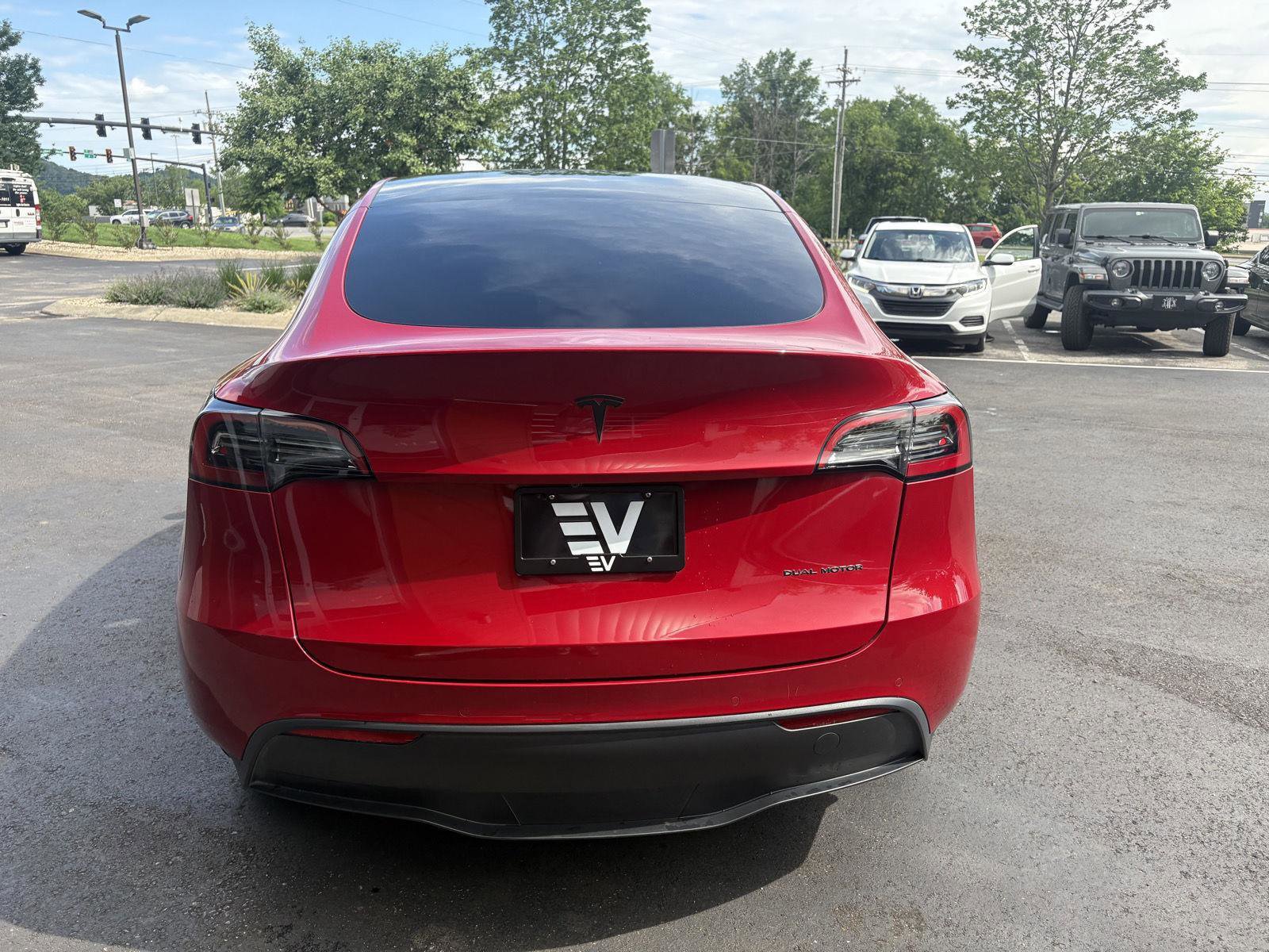 Used 2022 Tesla Model Y Long Range AWD/4WD image 6