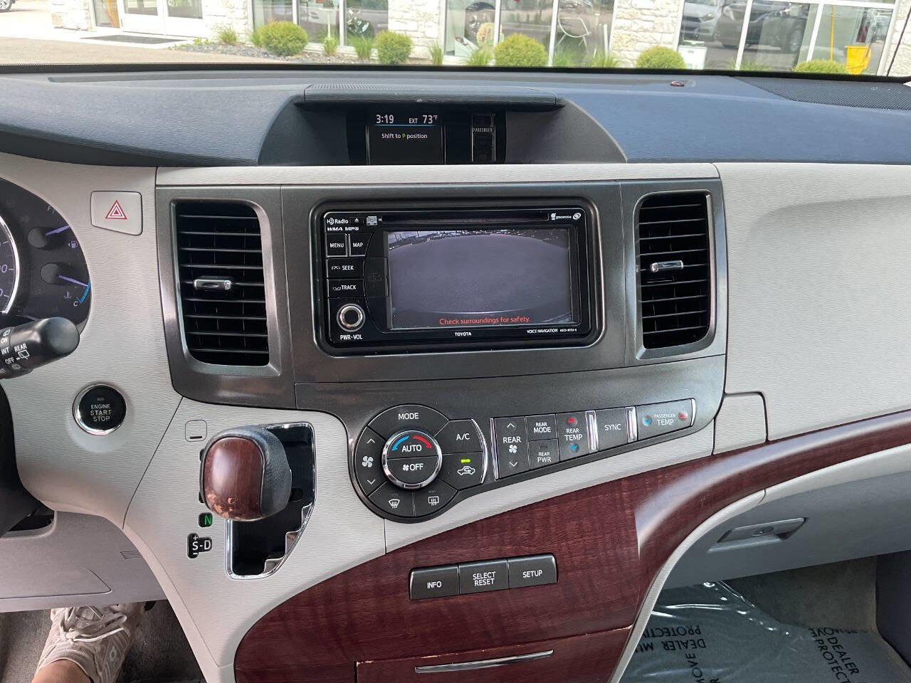 Used 2012 Toyota Sienna XLE FWD image 20