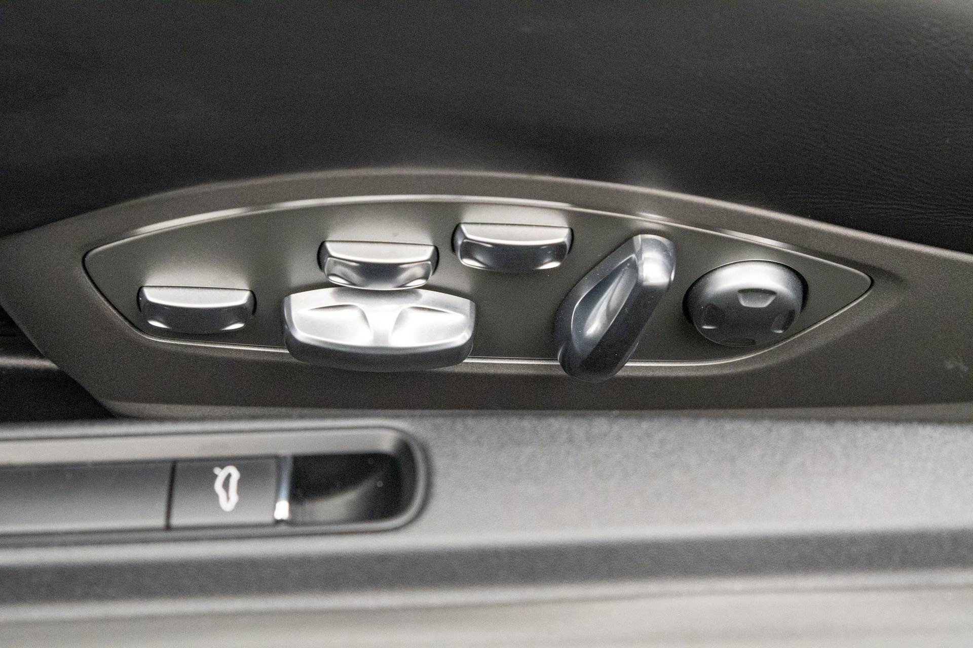 Used 2015 Porsche 911 Carrera 4 GTS image 33