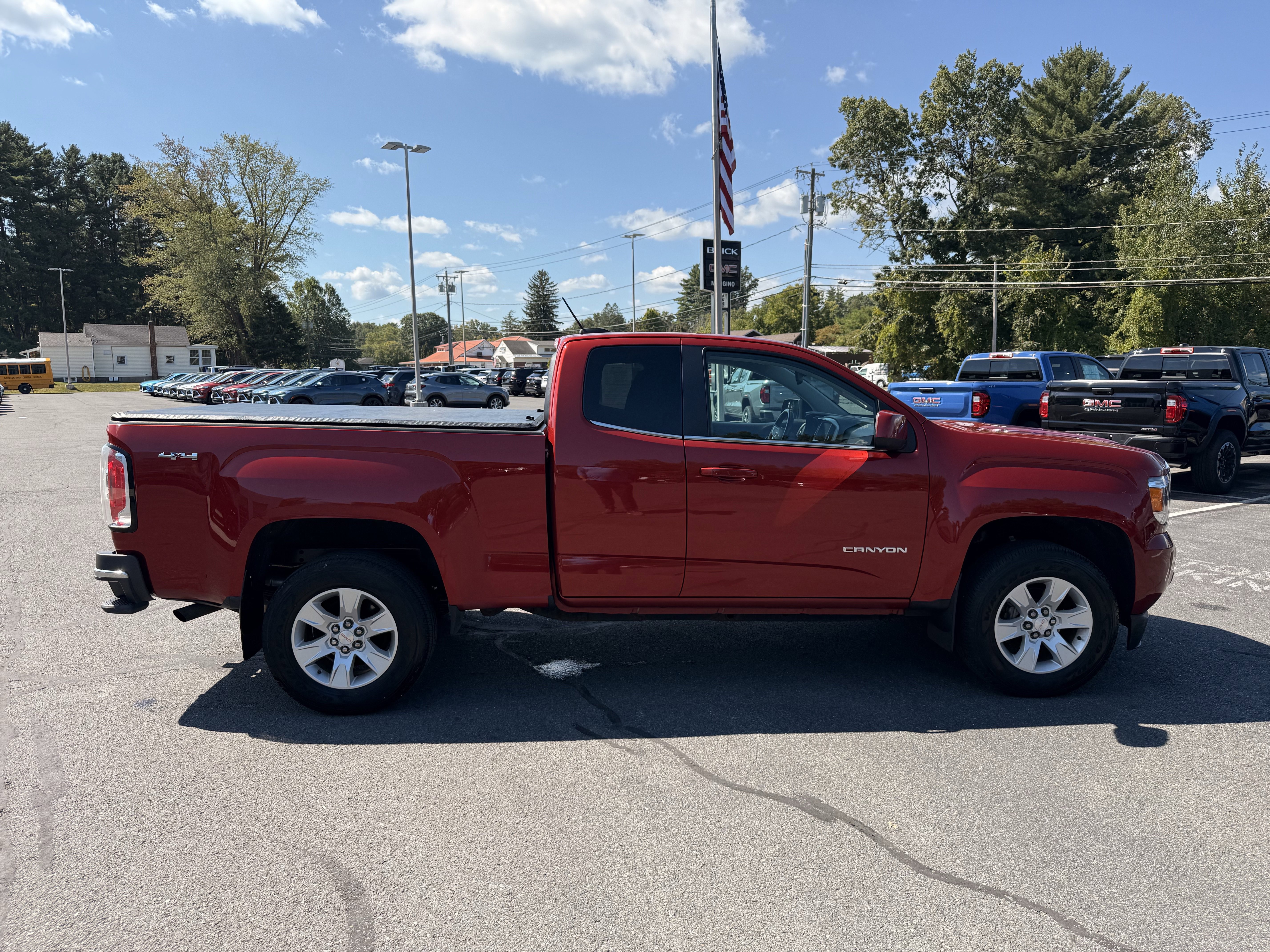 Used 2016 GMC Canyon SLE w/ SLE Convenience Package image 6