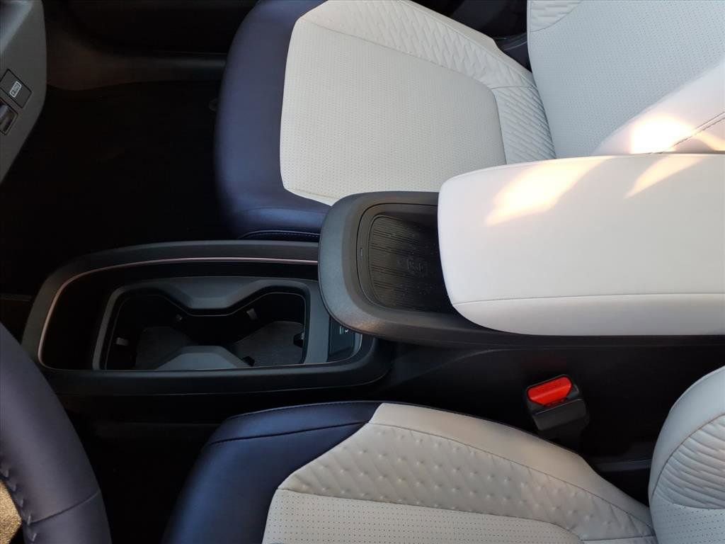 New 2026 Nissan Leaf Platinum+ image 17