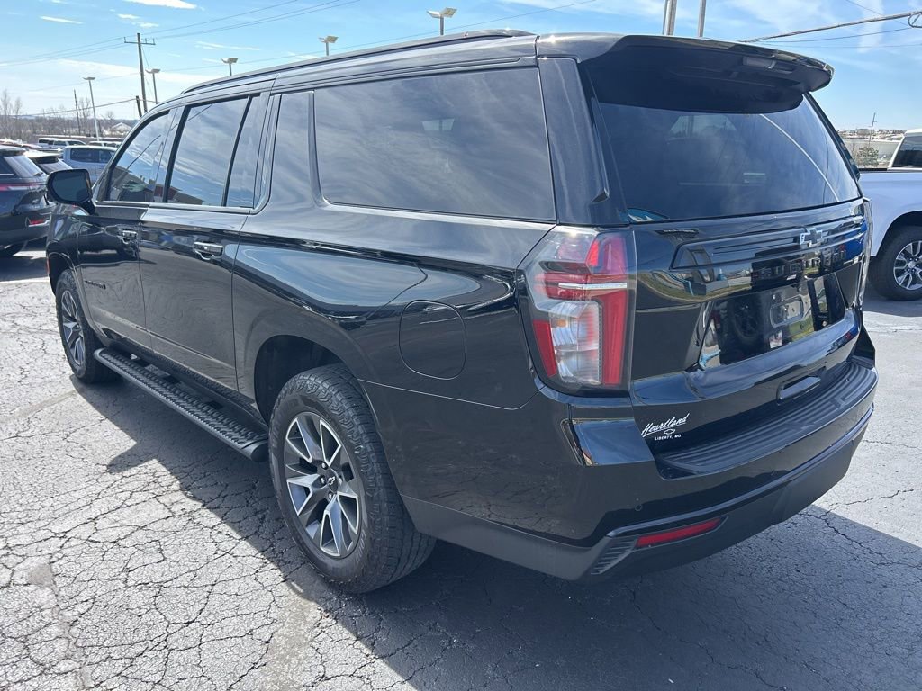 Used 2024 Chevrolet Suburban Z71 w/ Luxury Package AWD/4WD image 7