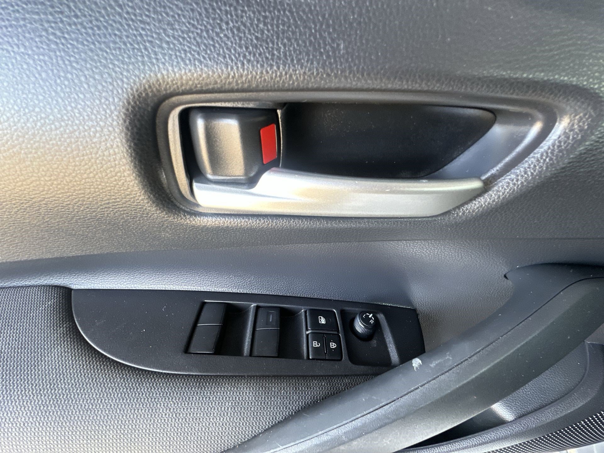 Used 2020 Toyota Corolla LE image 15