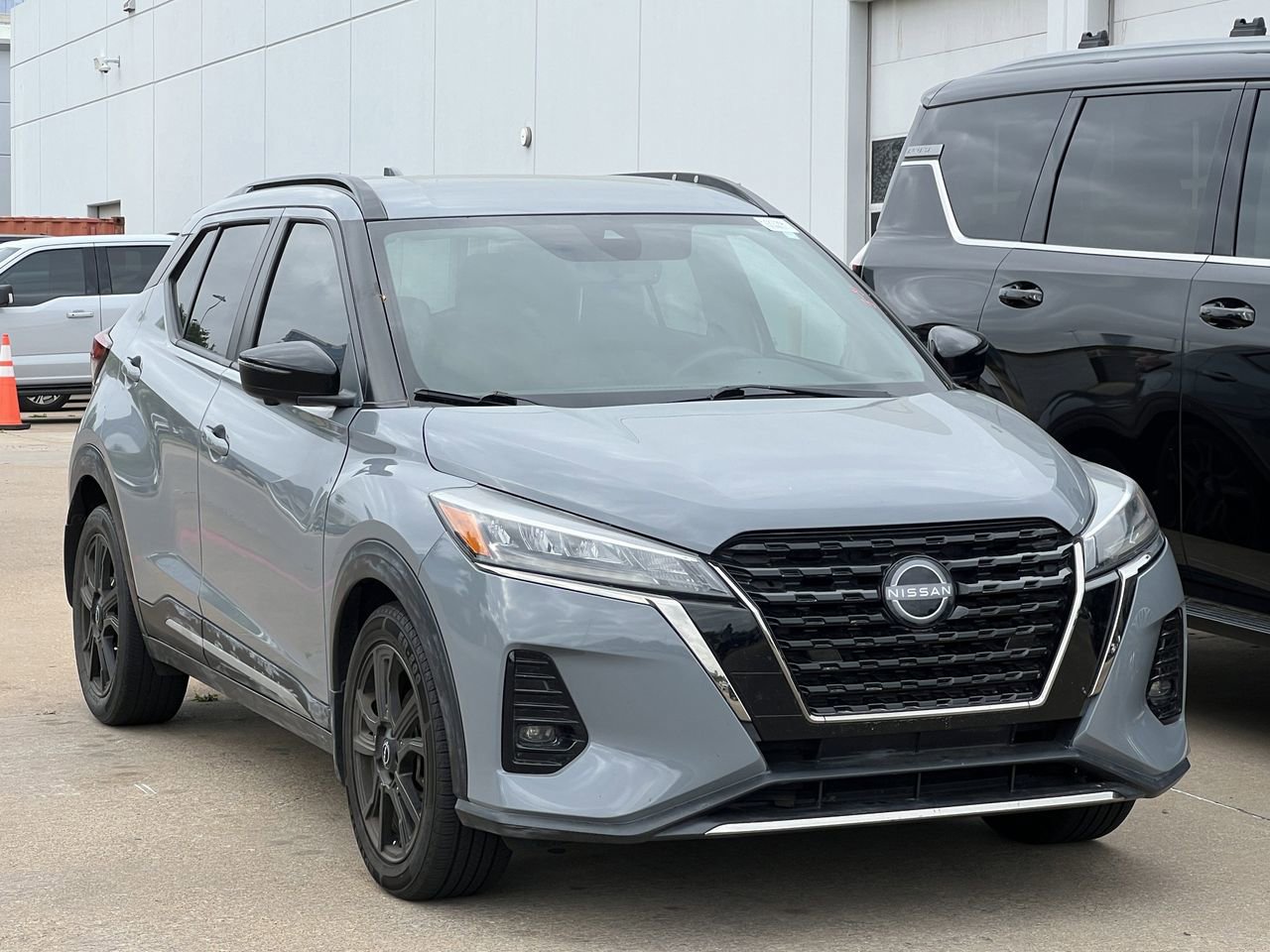 Used 2023 Nissan Kicks SR w/ SR Premium Package image 2