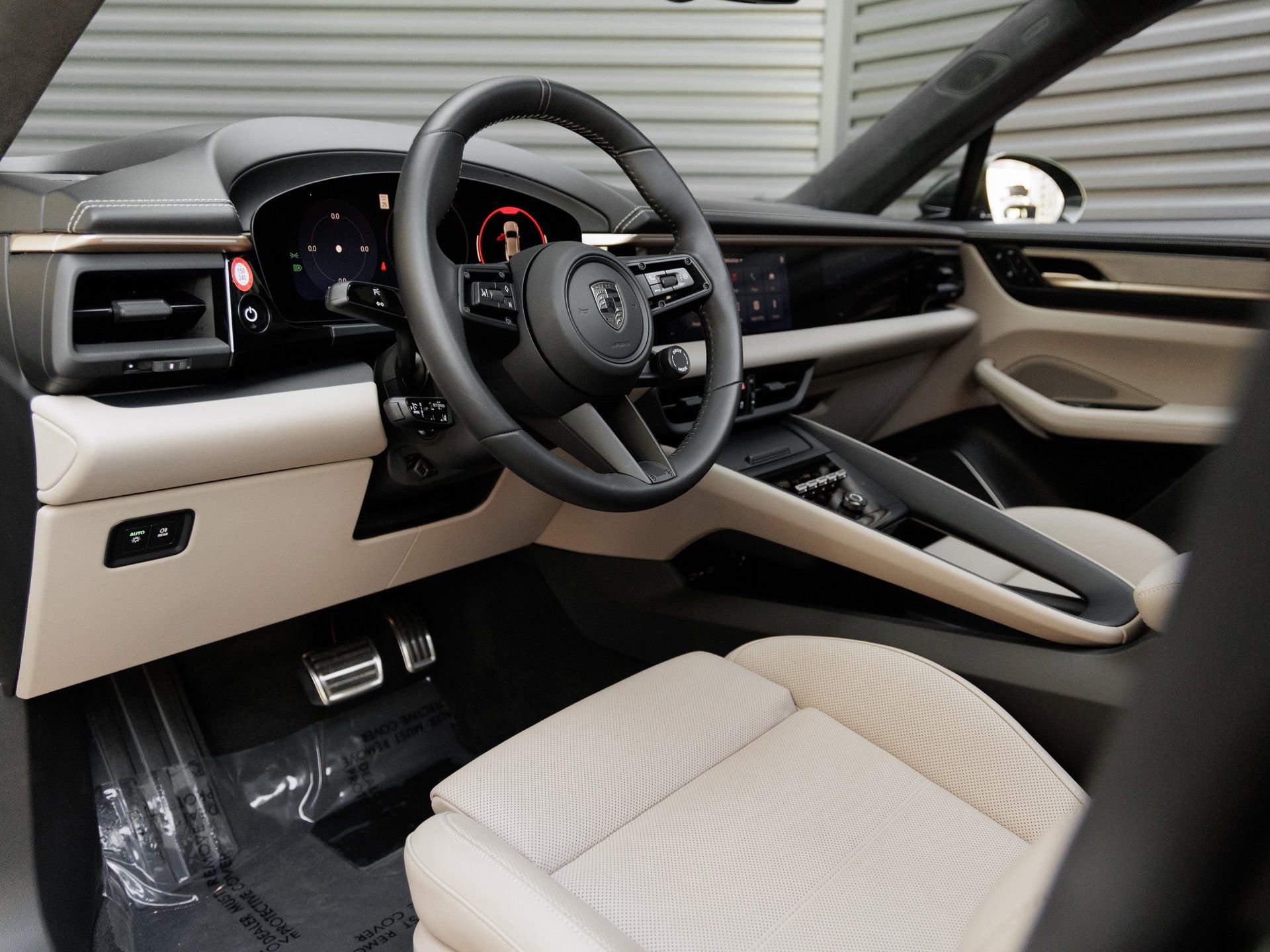 New 2024 Porsche Macan Turbo Electric image 4