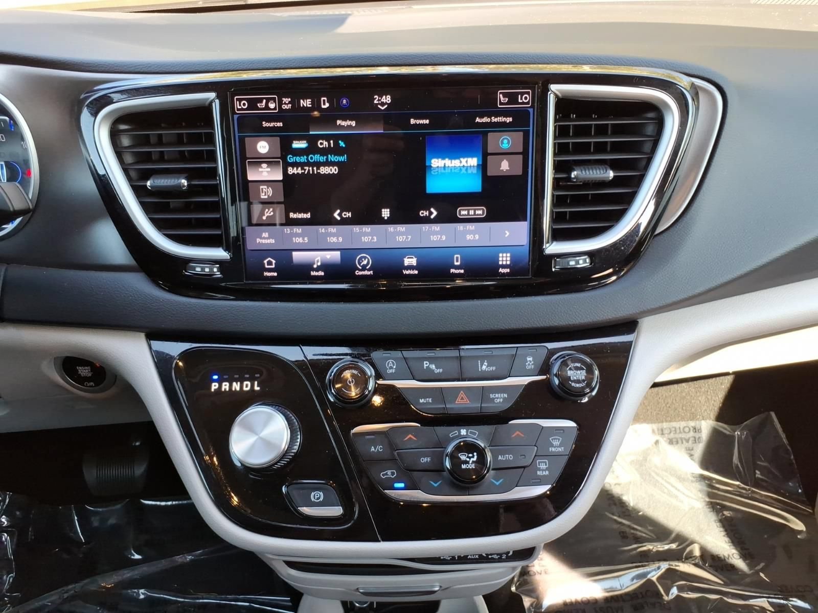 Used 2024 Chrysler Pacifica Touring-L FWD image 24