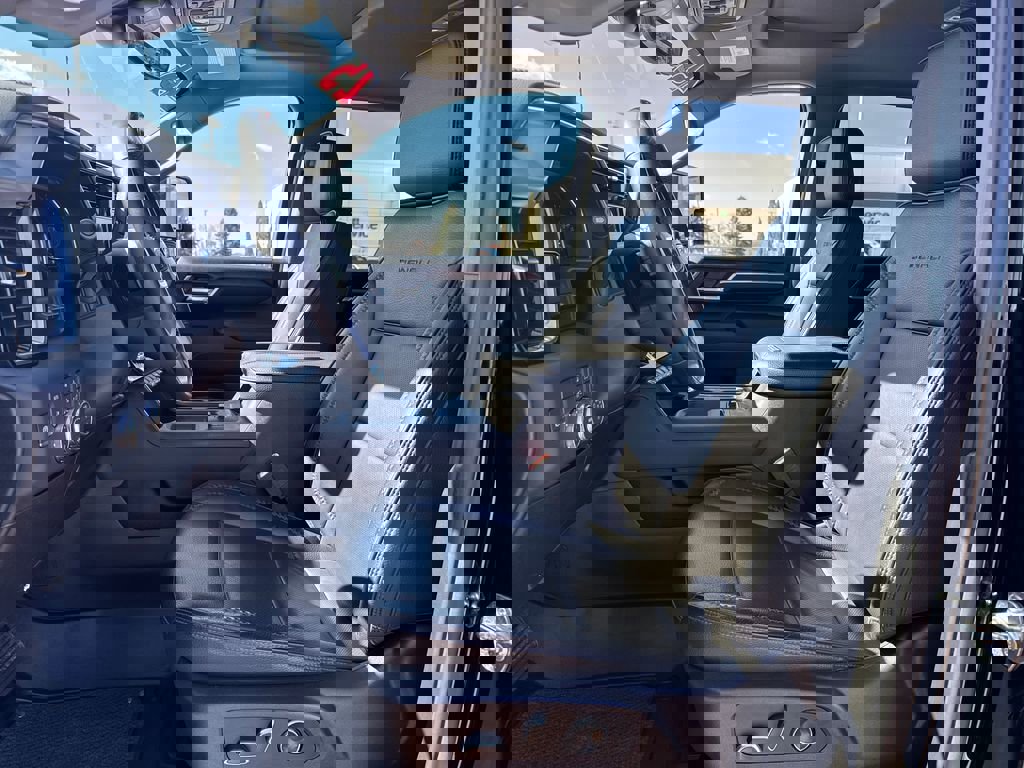 Used 2025 GMC Sierra 2500 Denali w/ Denali Reserve Package image 15