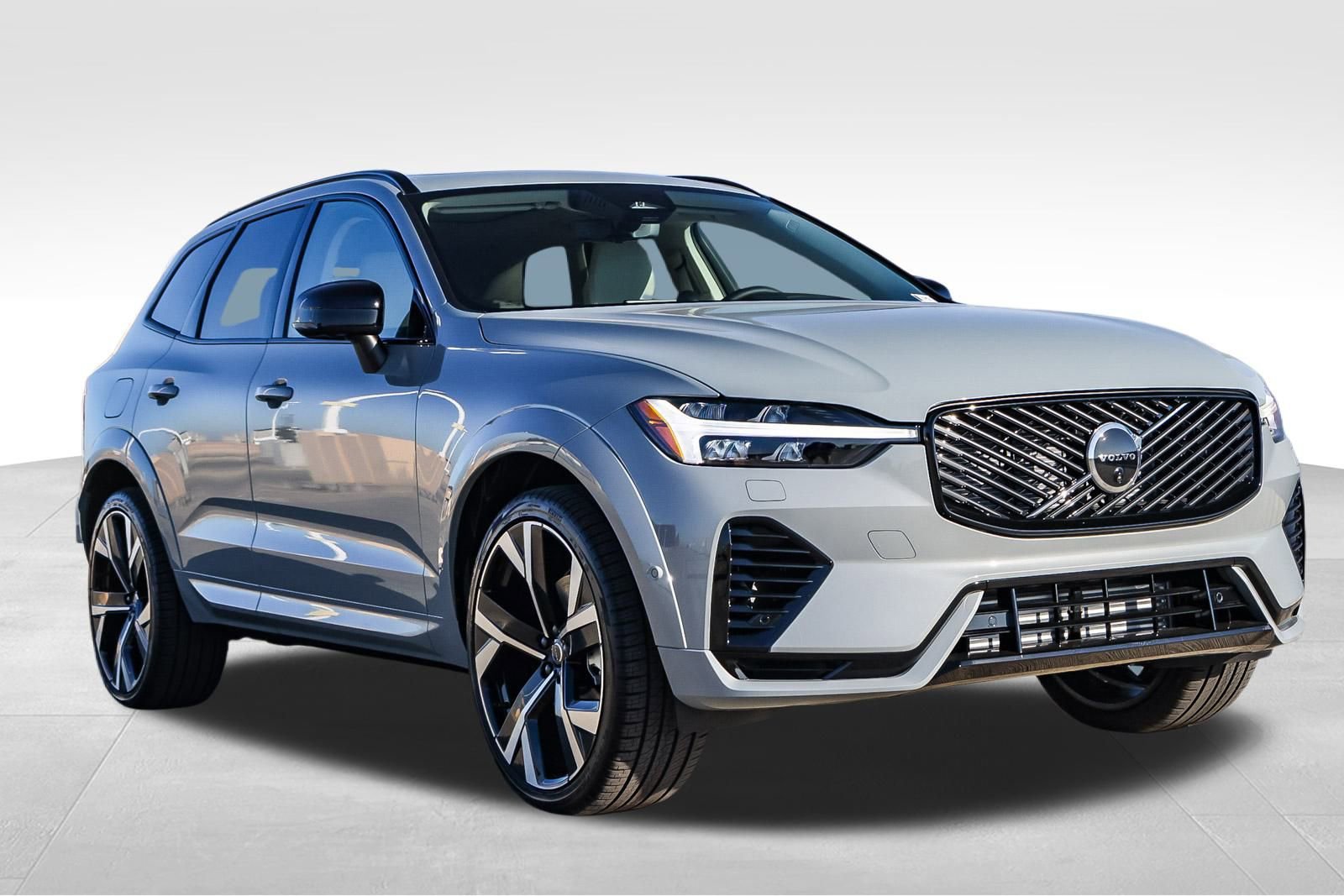 New 2026 Volvo XC60 T8 Ultra AWD/4WD image 3