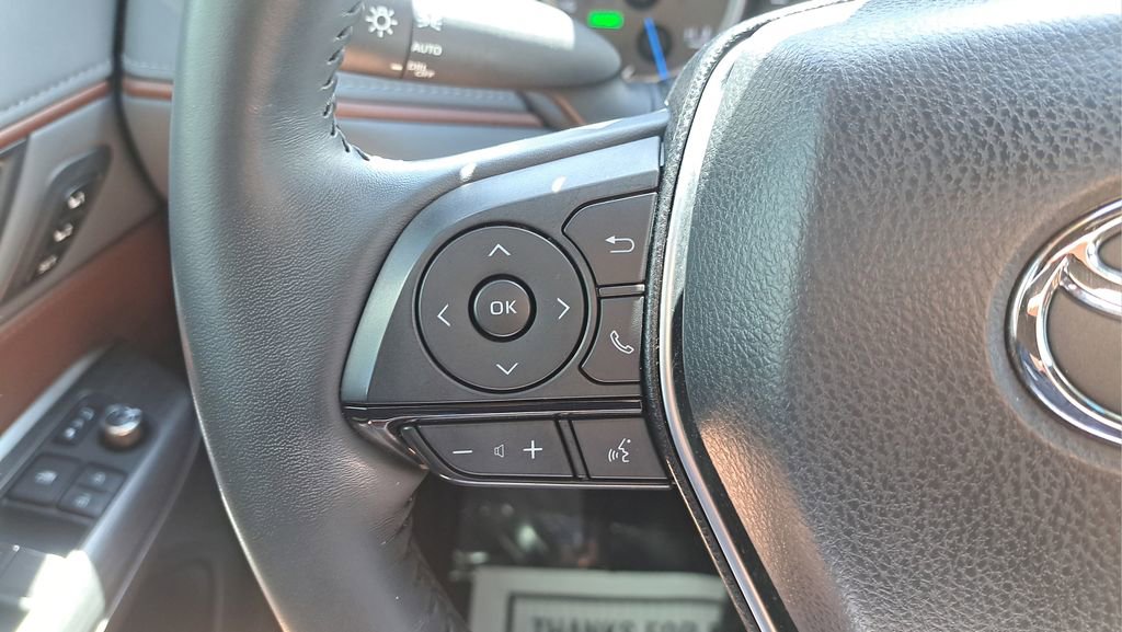 Certified 2021 Toyota Venza Limited image 25