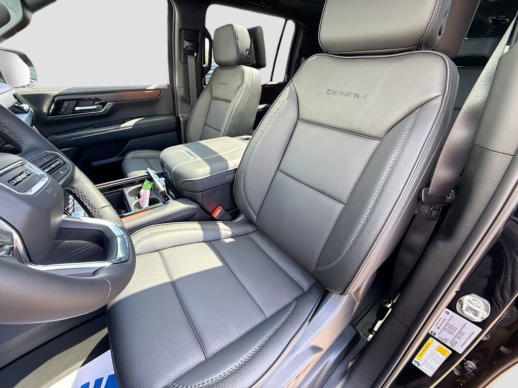 New 2026 GMC Yukon XL Denali w/ Denali Reserve Package image 22