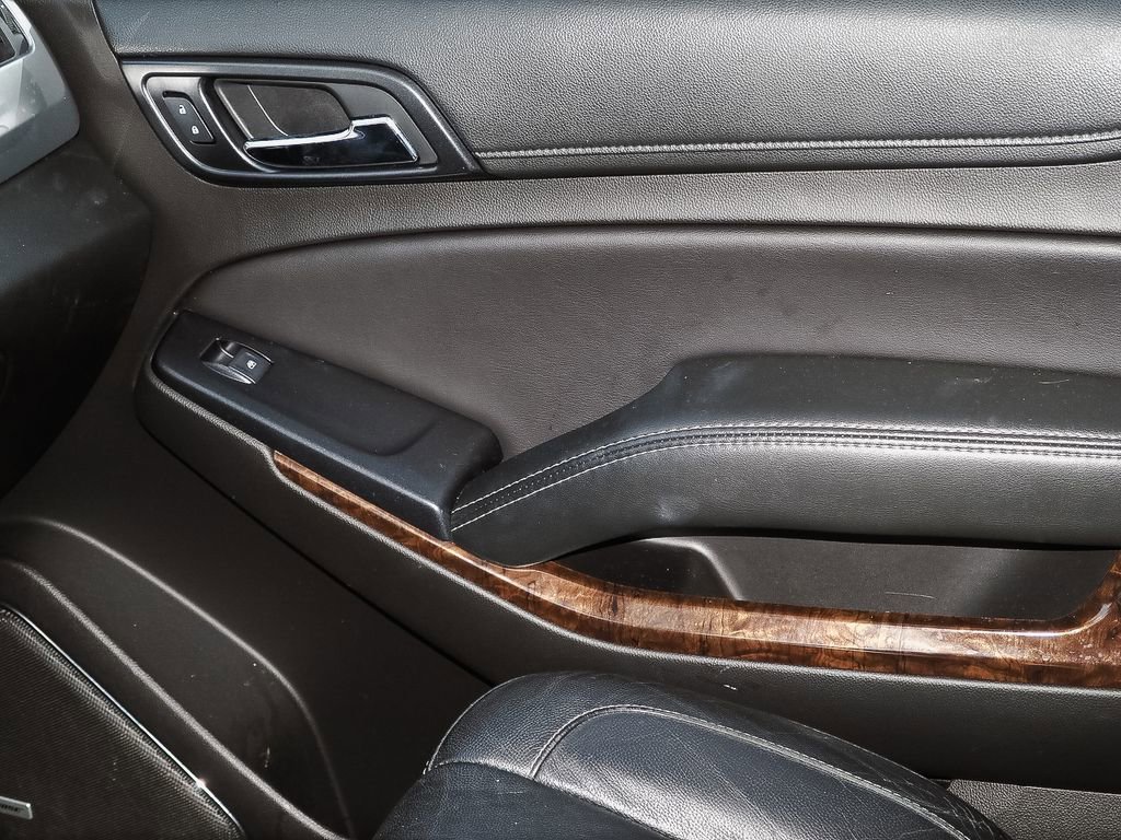 Used 2018 Chevrolet Suburban LT image 28