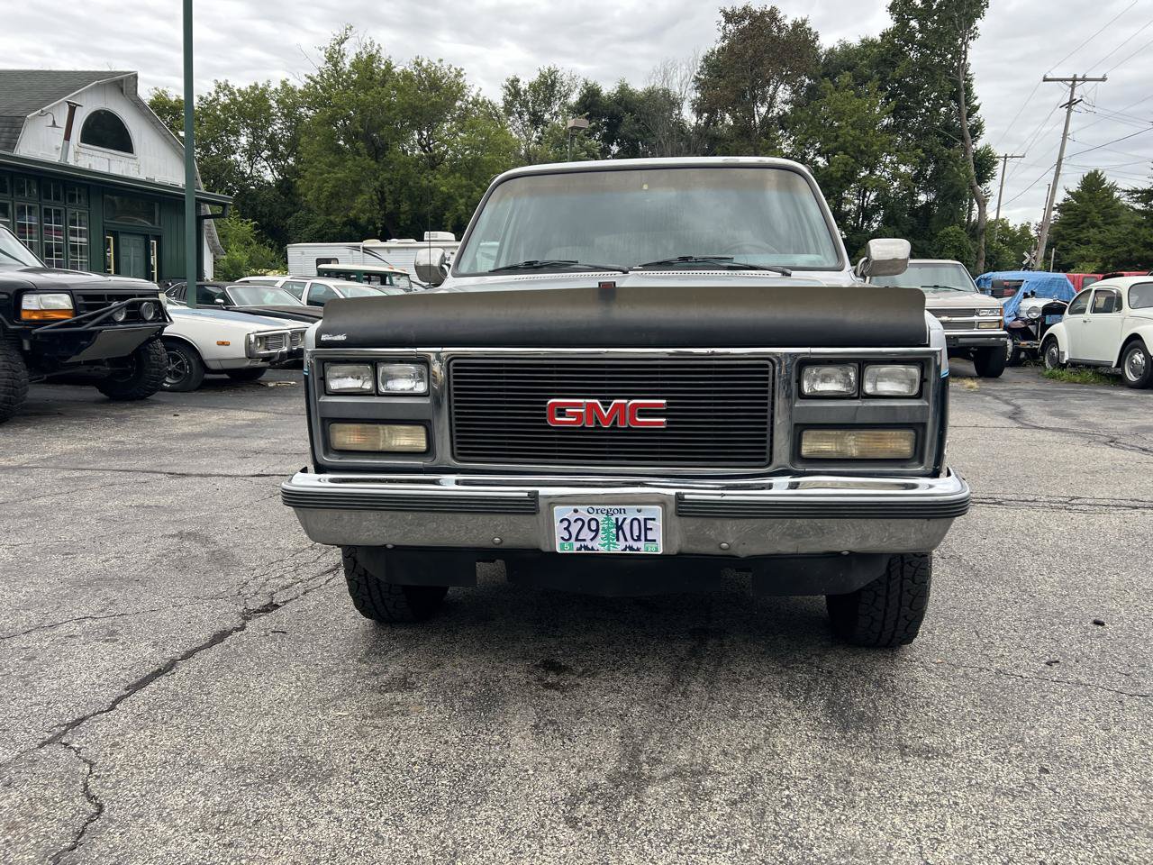 Used 1989 GMC Suburban 4WD image 2
