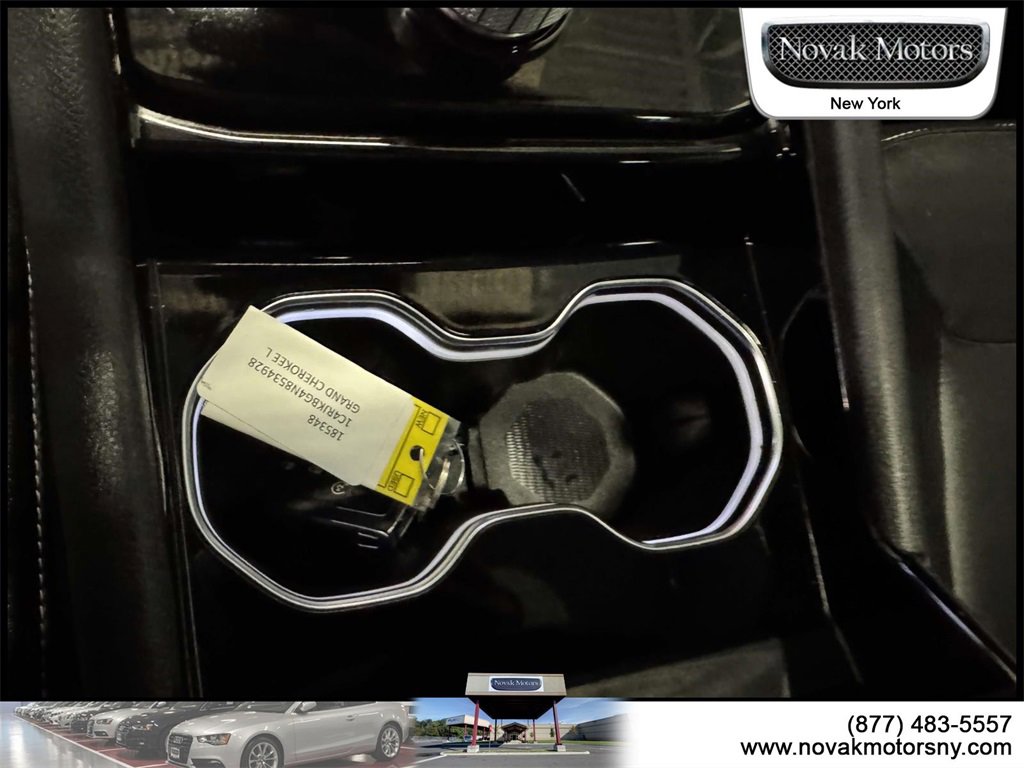 Used 2022 Jeep Grand Cherokee L Limited w/ Black Appearance Package image 23