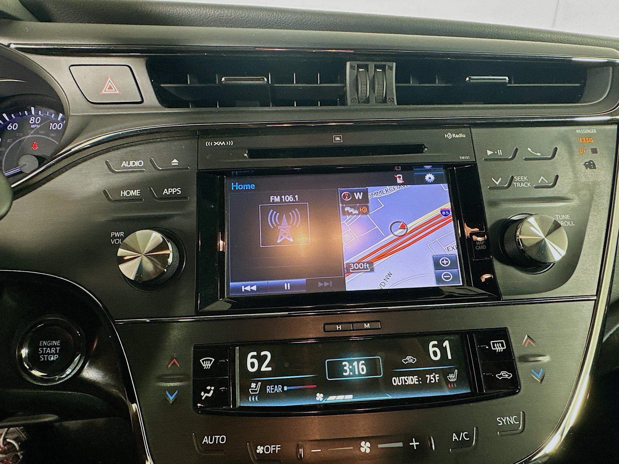 Used 2016 Toyota Avalon Limited w/ Toyota Safety Sense Package FWD image 21