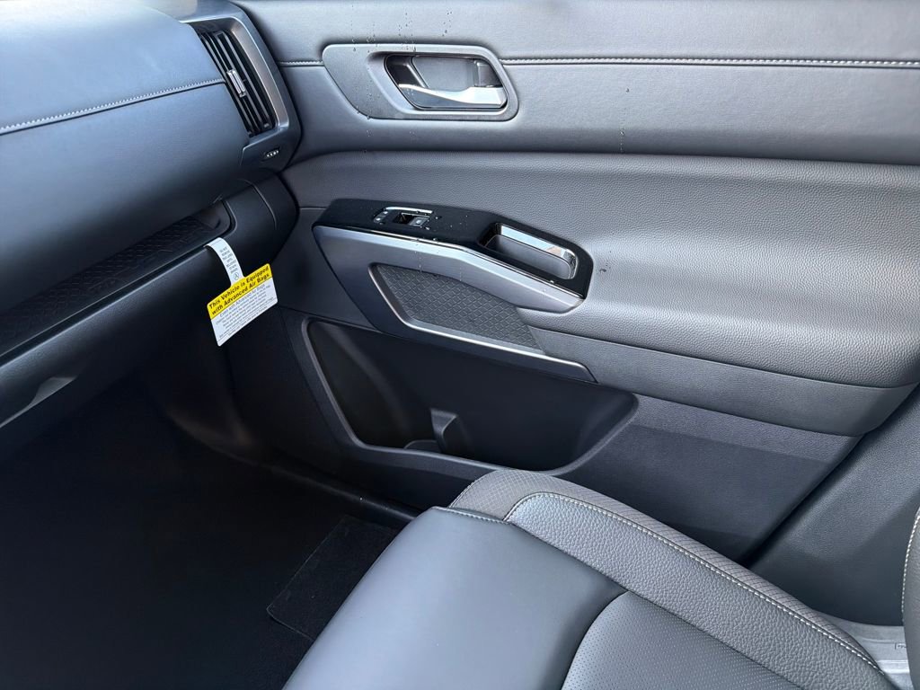 New 2026 Nissan Pathfinder SL image 27