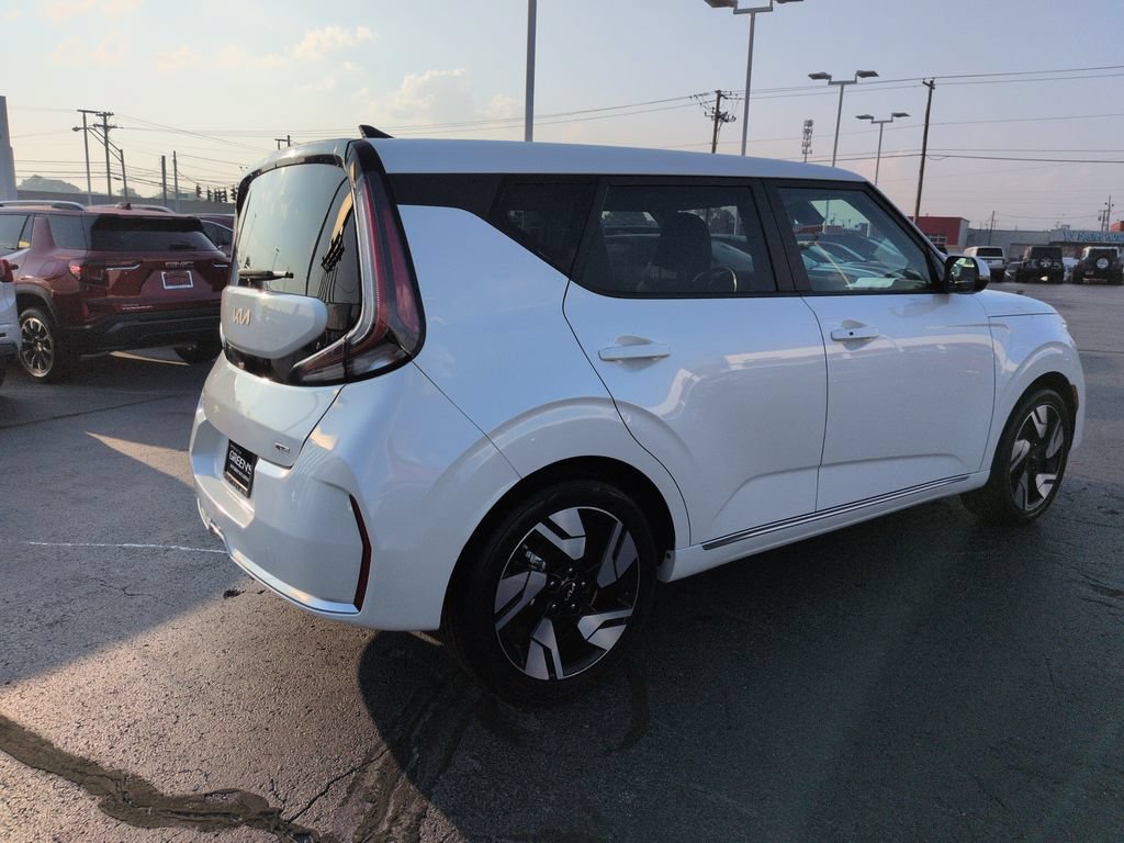 Used 2024 Kia Soul GT-Line w/ GT-Line Technology Package FWD image 5