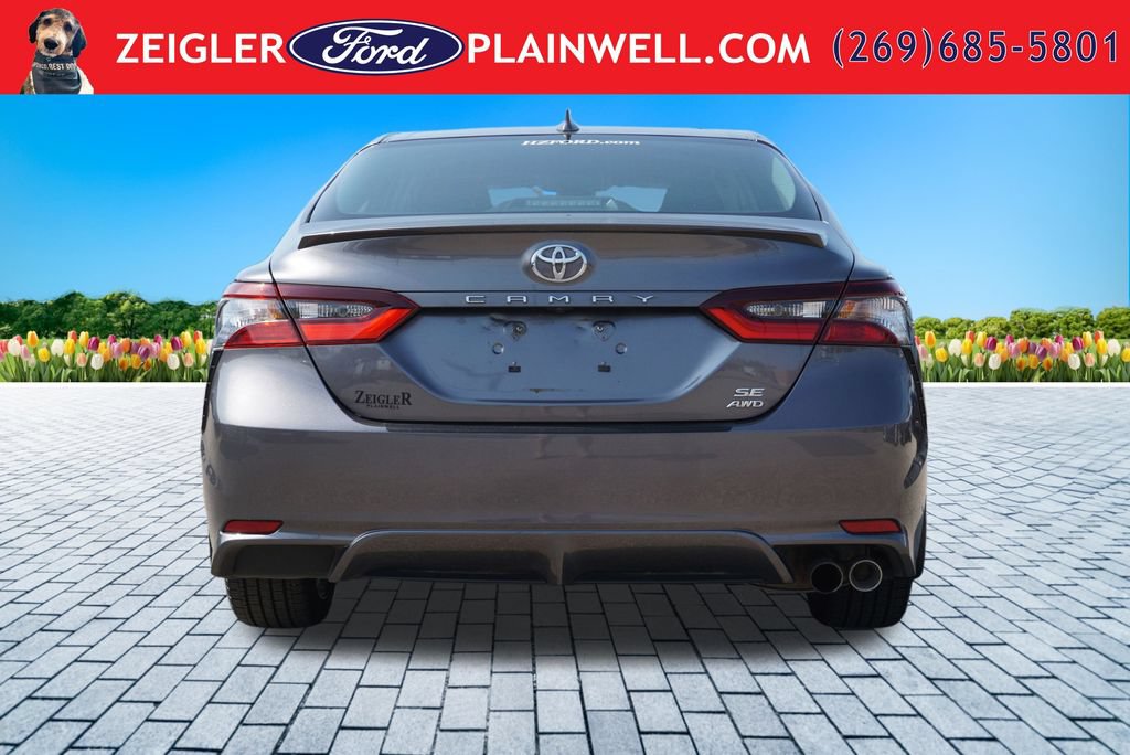 Used 2022 Toyota Camry SE w/ Cold Weather Package AWD/4WD image 4