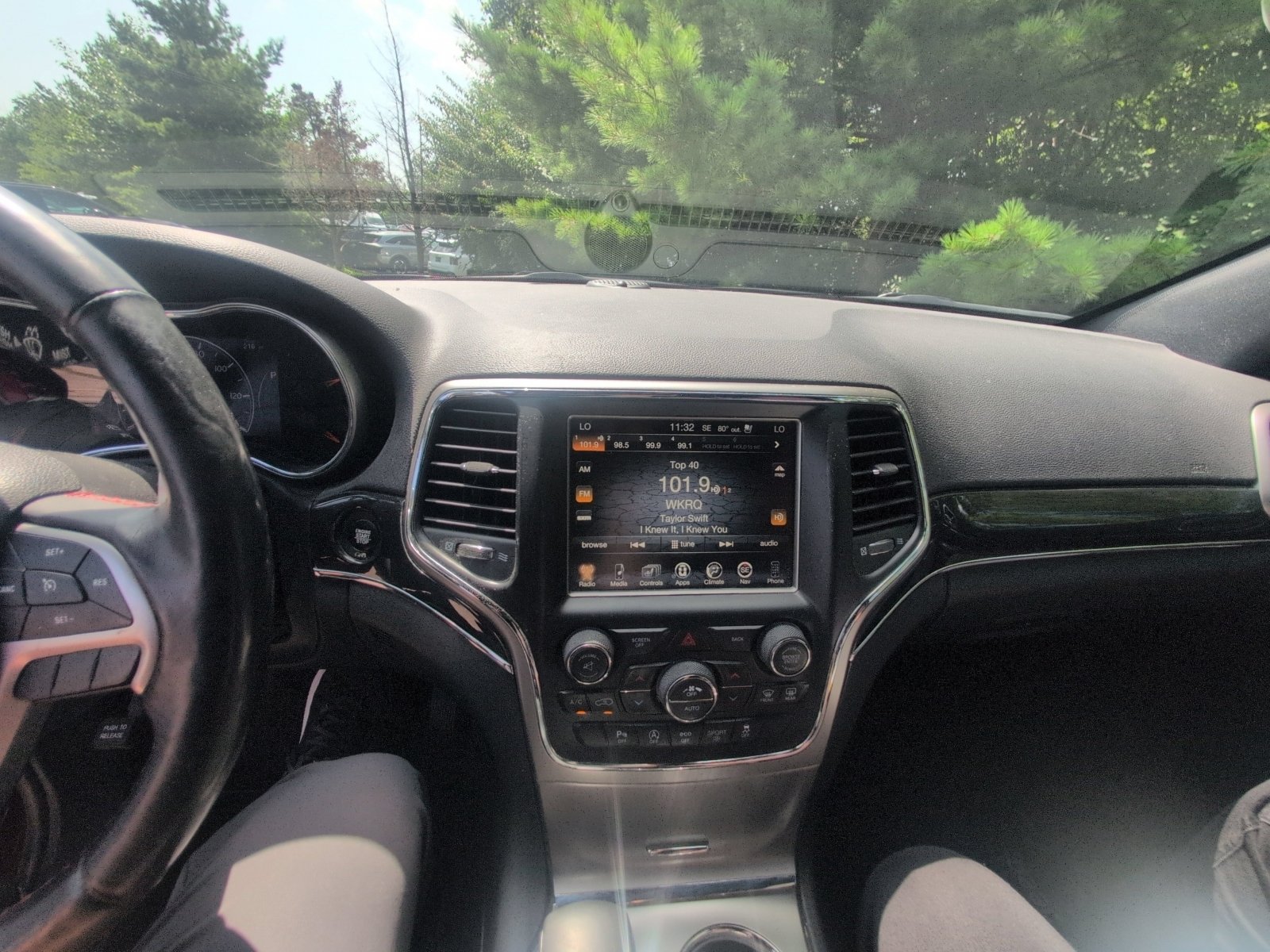 Used 2017 Jeep Grand Cherokee Trailhawk AWD/4WD image 4