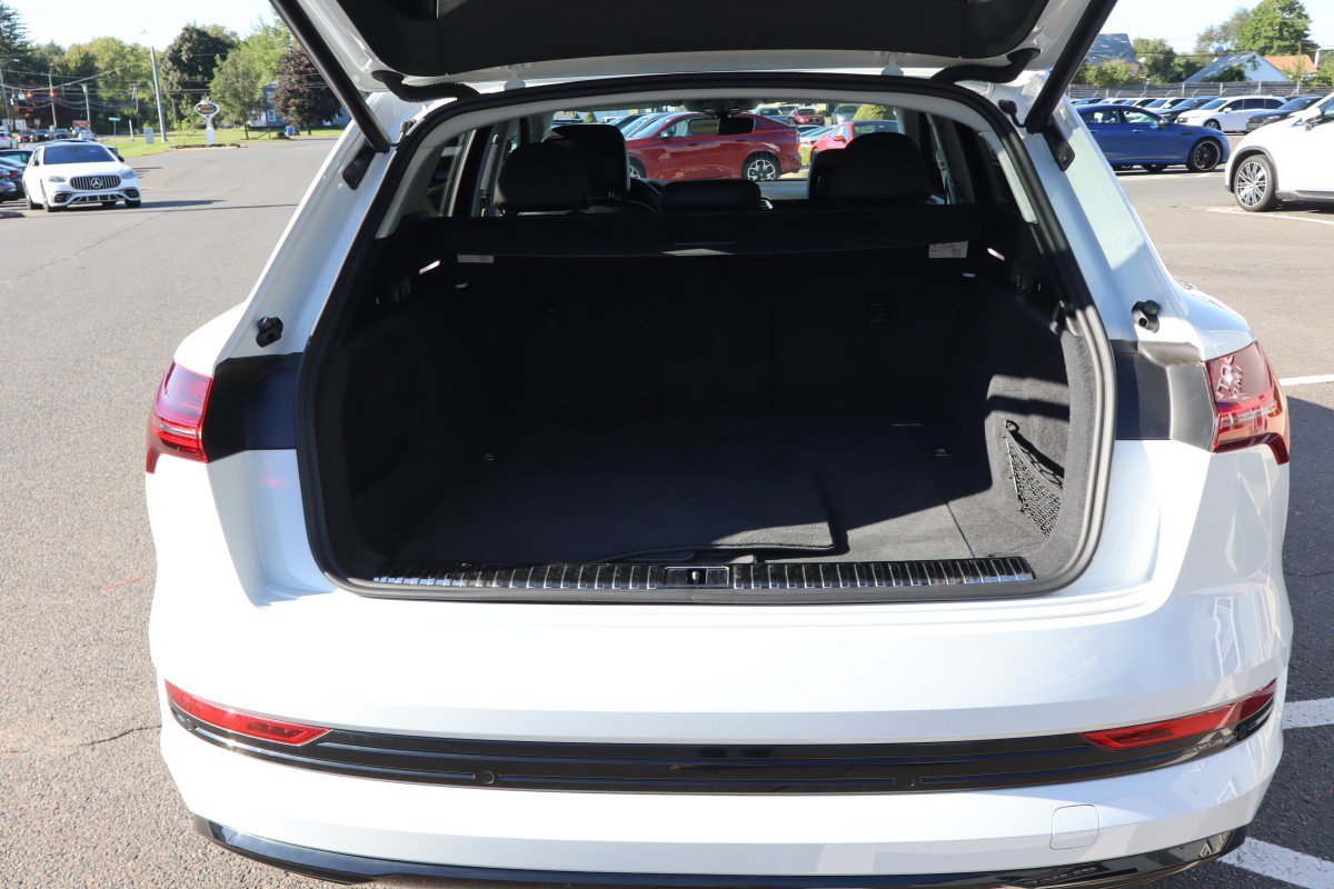 Used 2021 Audi e-tron Premium w/ Convenience Plus Package AWD/4WD image 11