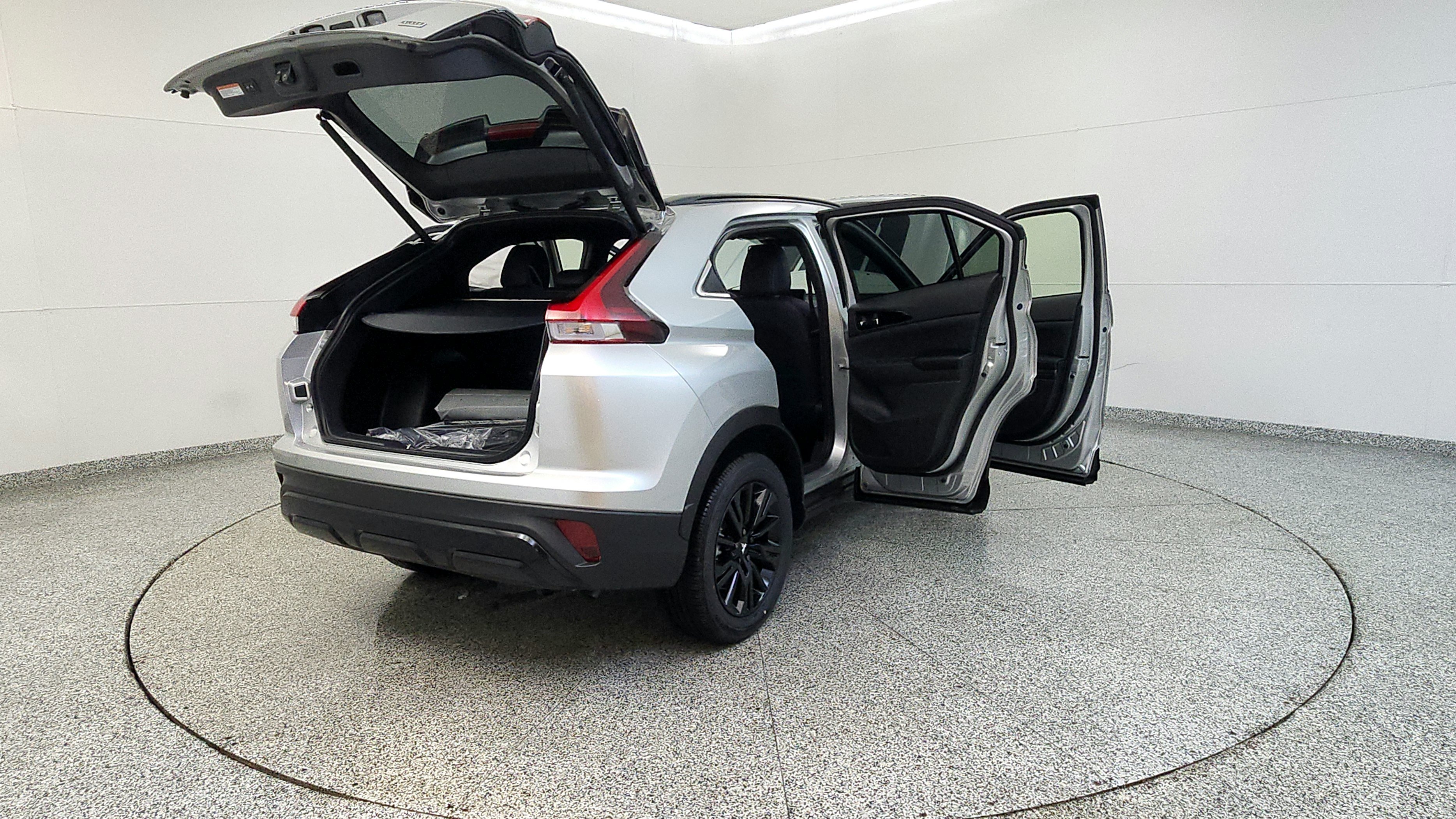 Used 2025 Mitsubishi Eclipse Cross AWD image 11