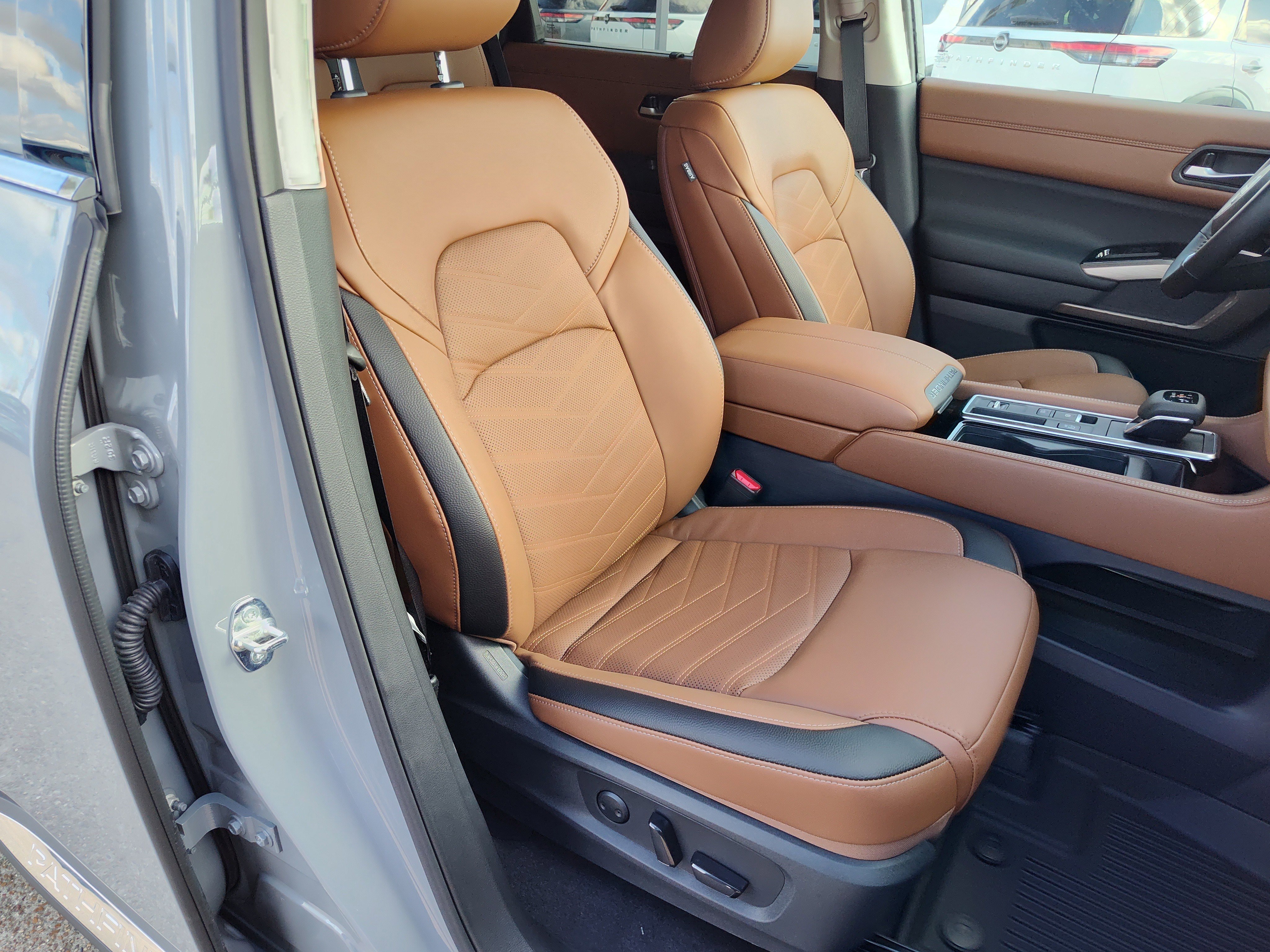 New 2025 Nissan Pathfinder Platinum w/ Cargo Package image 13
