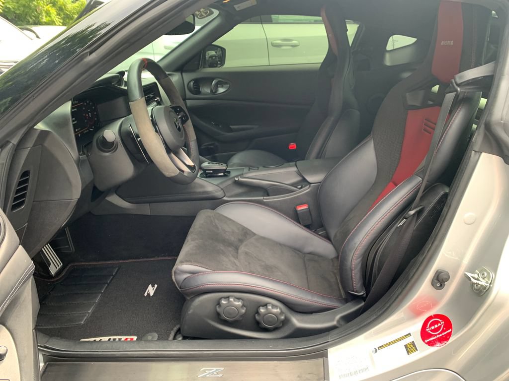 Certified 2025 Nissan Z NISMO w/ Floor Mat Package RWD image 9