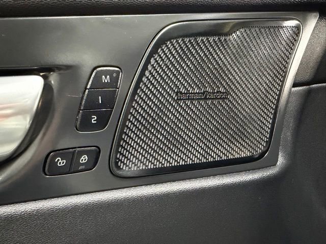 Used 2023 Volvo XC60 B5 Plus w/ Climate Package image 23