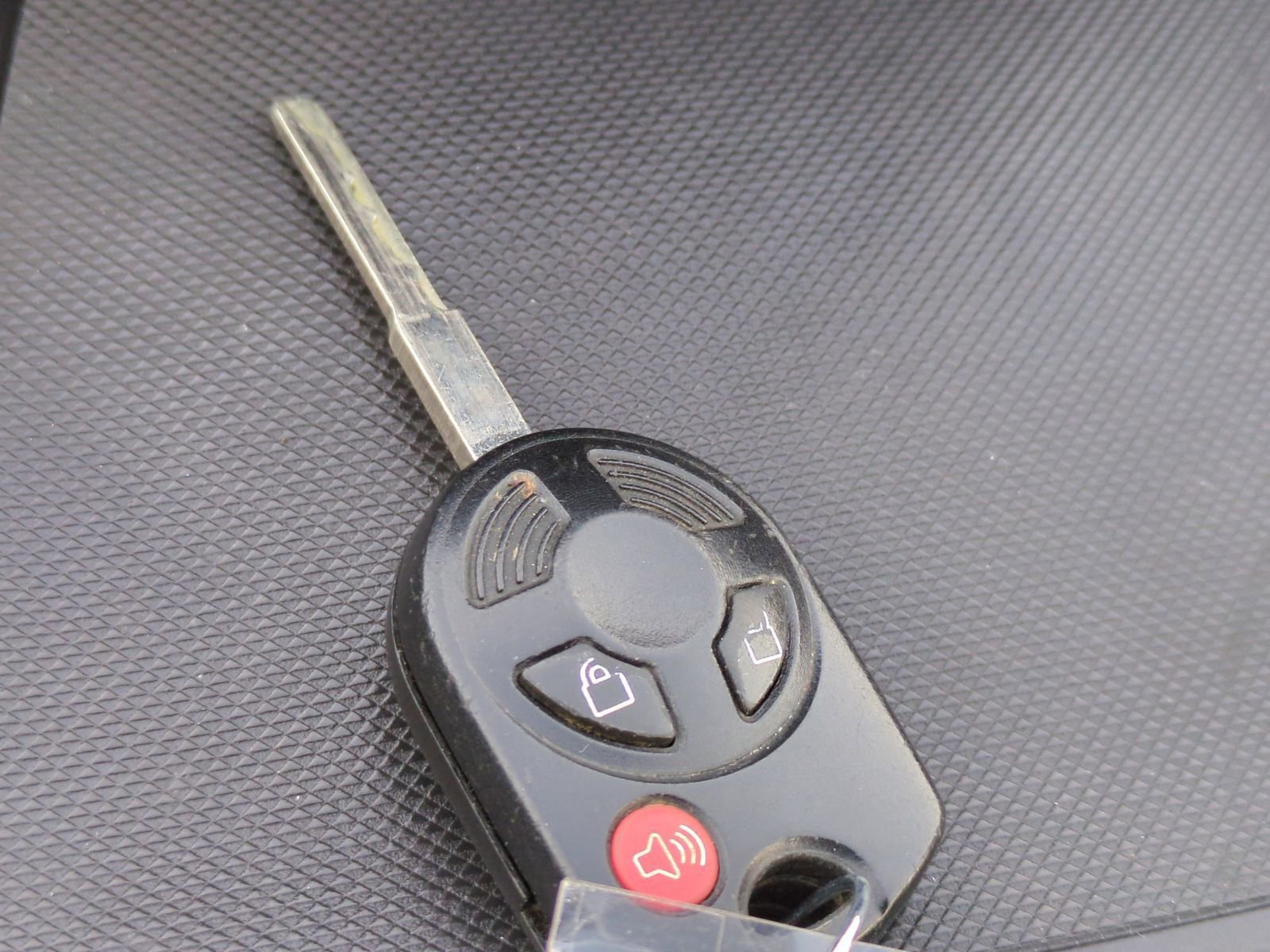 Used 2015 Ford Escape SE image 27