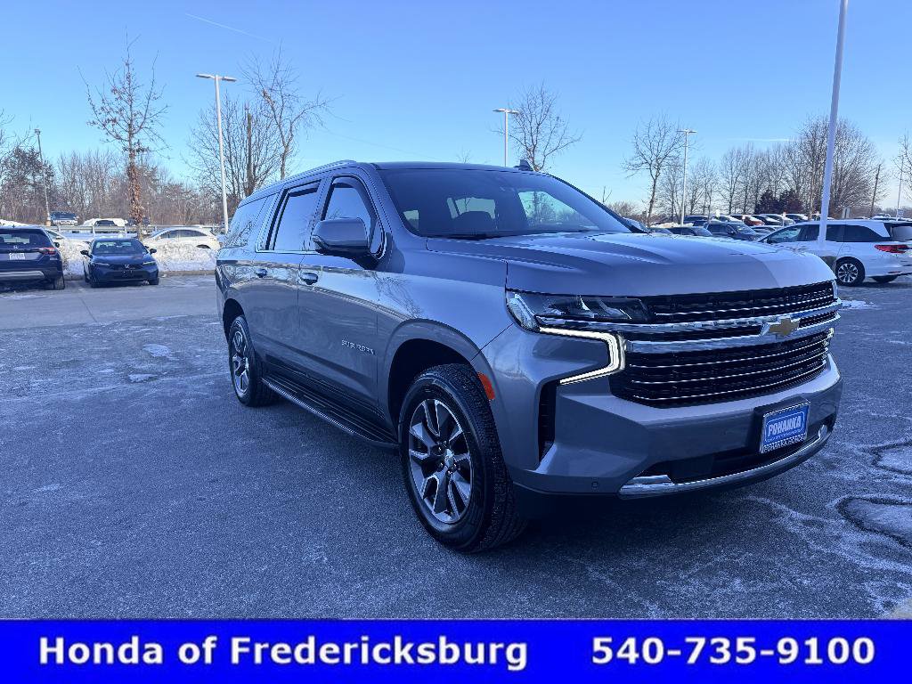 Used 2022 Chevrolet Suburban LT w/ Luxury Package image 8
