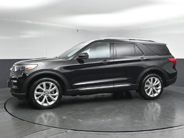Used 2023 Ford Explorer Platinum w/ Technology Package AWD/4WD image 4