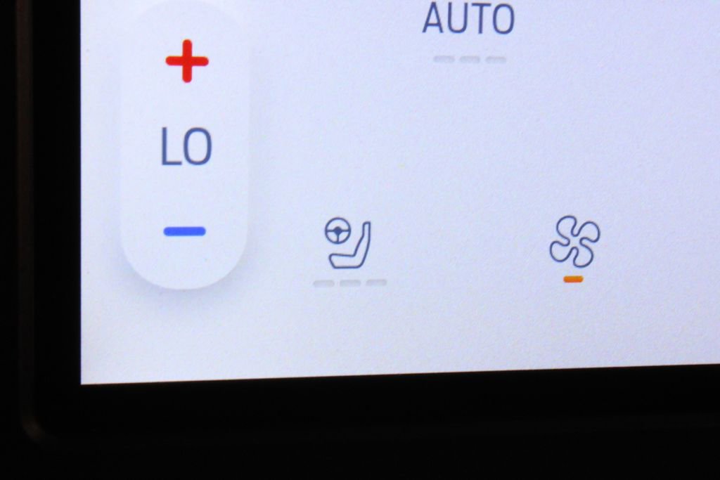 Used 2021 Ford Edge SEL w/ Convenience Package image 24