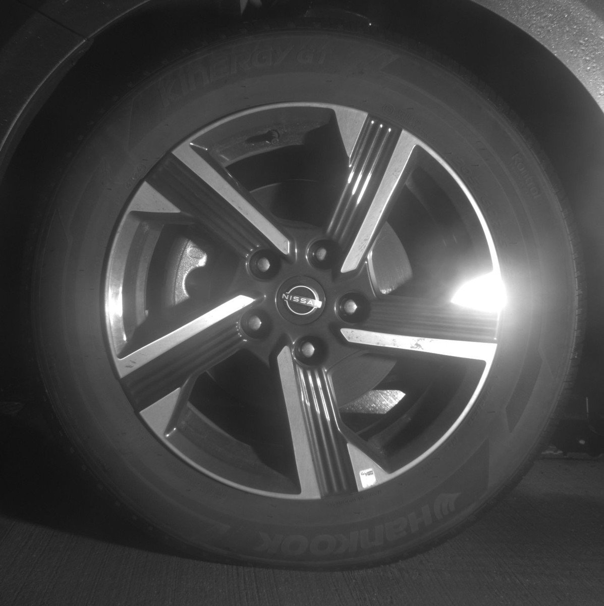 Used 2025 Nissan Sentra SV FWD image 12