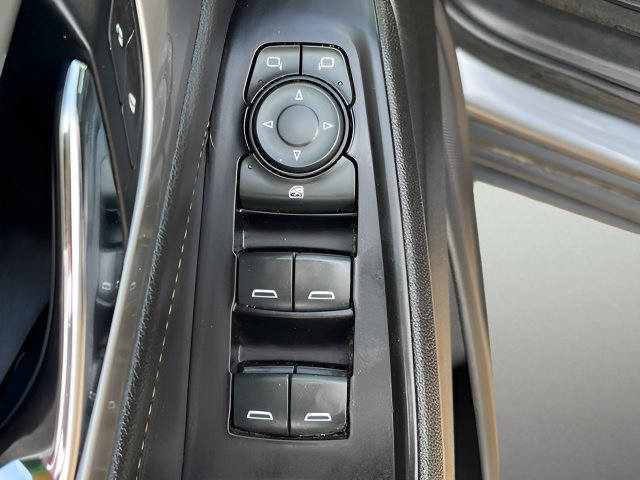 Used 2019 Chevrolet Traverse LS FWD image 14
