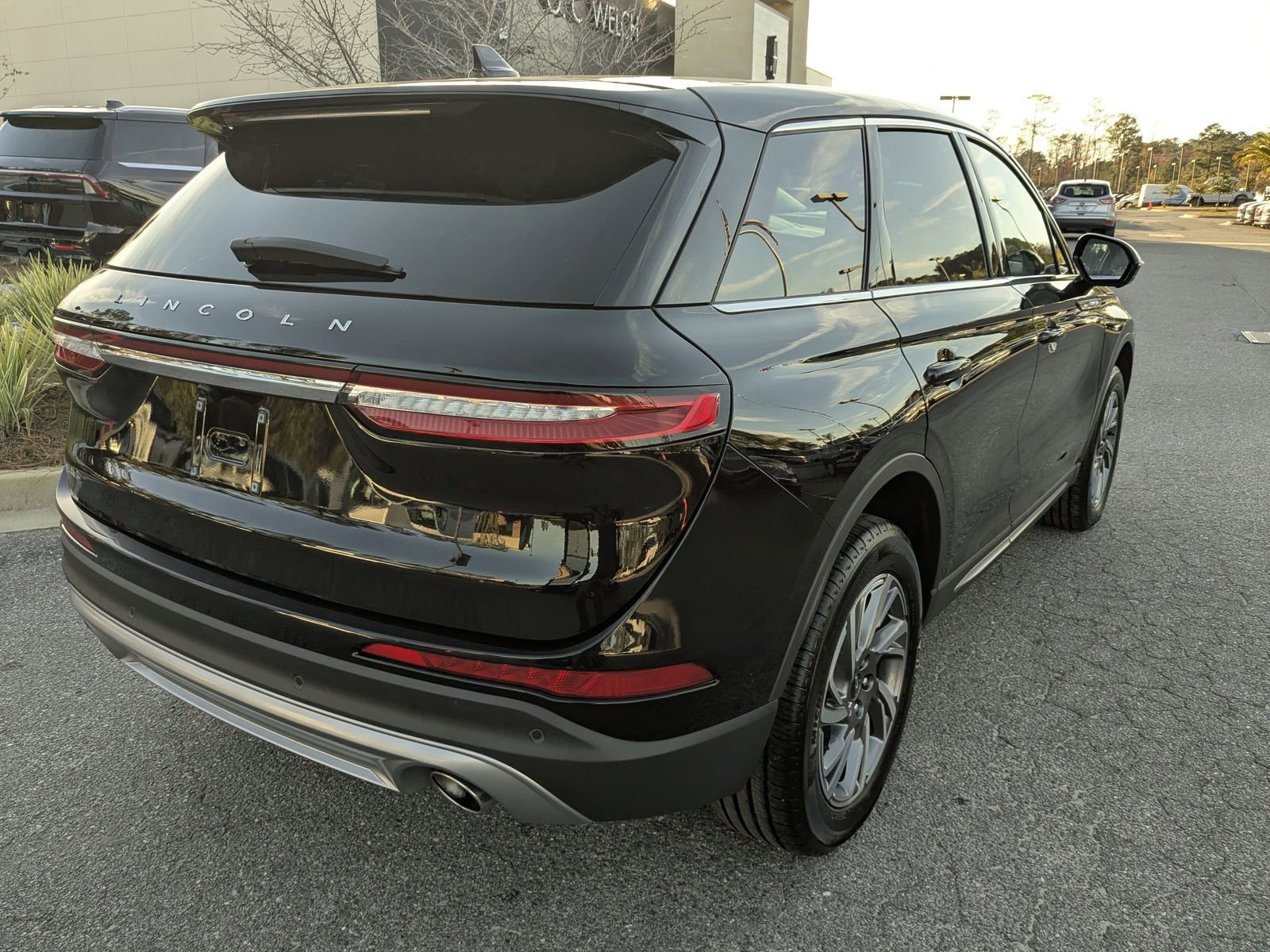 Certified 2024 Lincoln Corsair FWD w/ Equipment Group 101A image 5