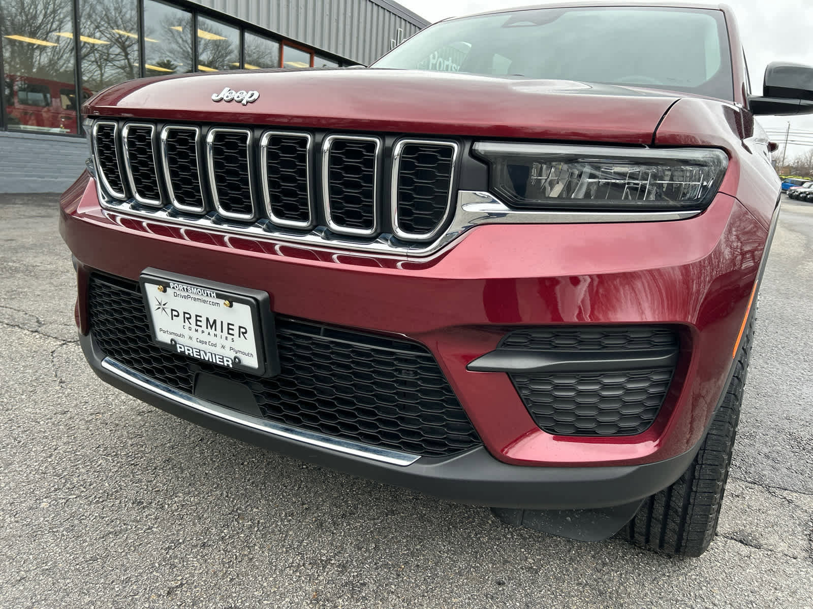 Used 2022 Jeep Grand Cherokee Laredo w/ Luxury Tech Group I image 12