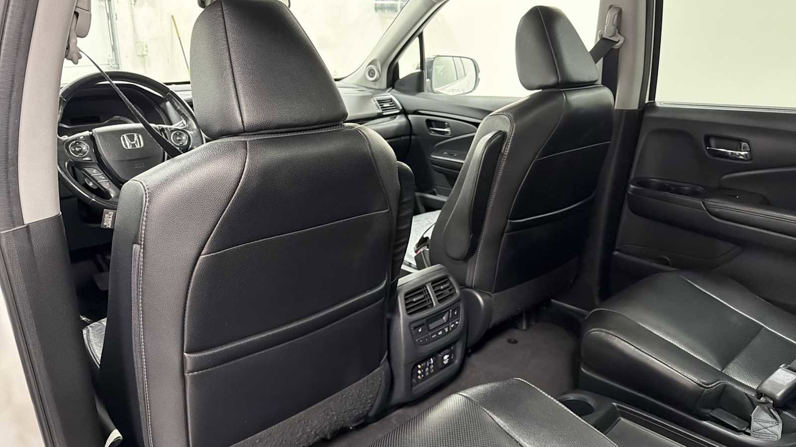 Used 2017 Honda Pilot Elite image 27