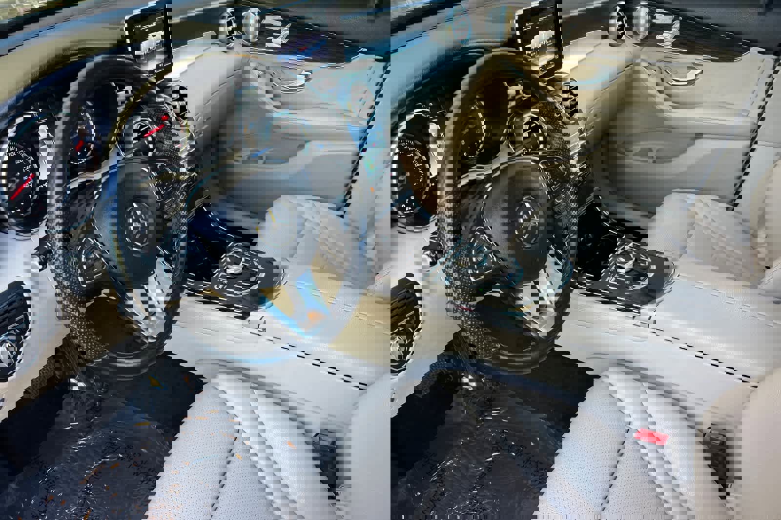 Used 2019 Mercedes-Benz GLC 300 4MATIC image 11