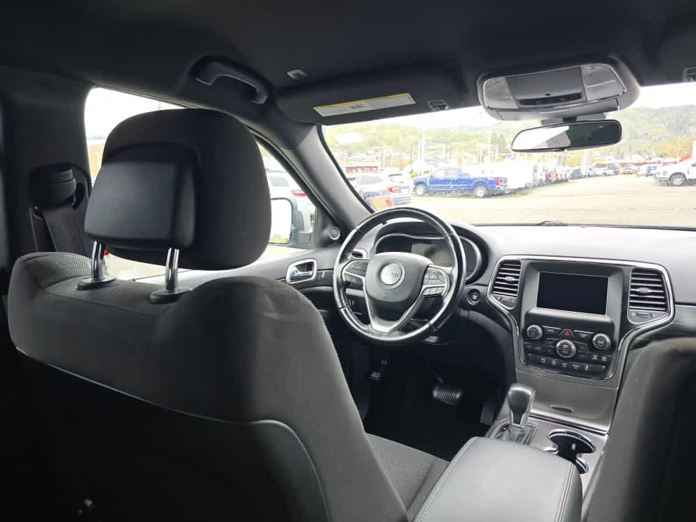 Used 2020 Jeep Grand Cherokee Laredo AWD/4WD image 10